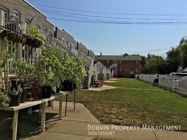 Building Photo - 1919 Lakeview Ave