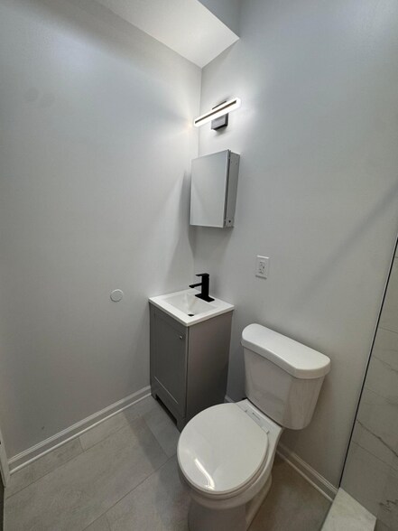 Building Photo - 4921 Haverford Ave