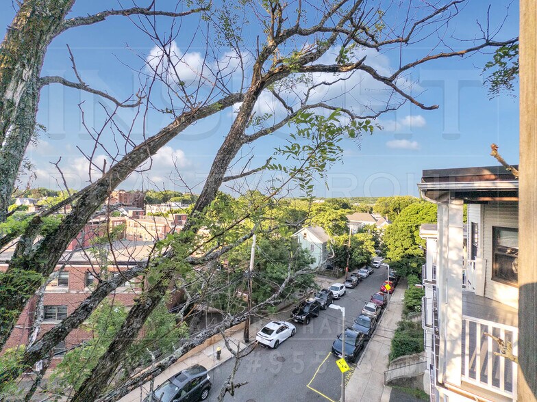 Building Photo - 26 Saint Rose St