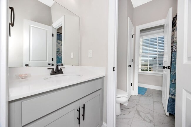 Building Photo - Fully Furnished 3 Bedroom Home Near Toyota Field & Redstone Arsenal