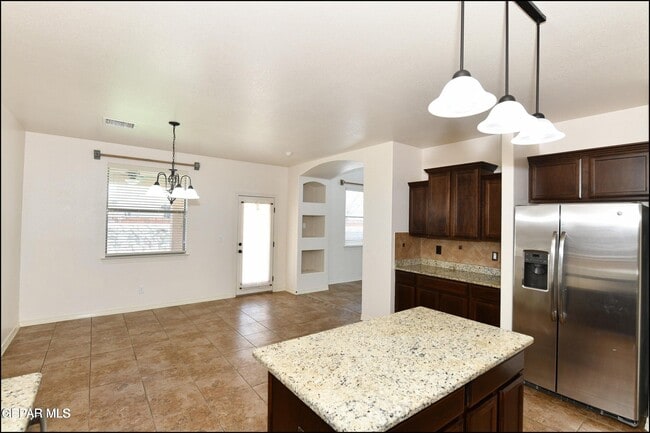 Building Photo - 14309 S Cave Ave