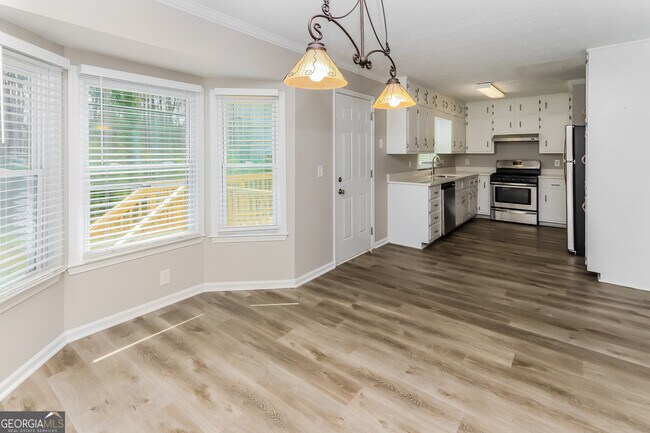 Building Photo - 1616 Quail Run SW