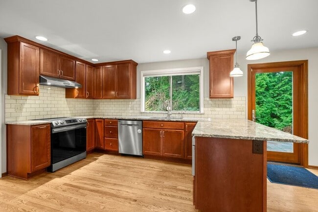 Building Photo - 3114 210th St SE