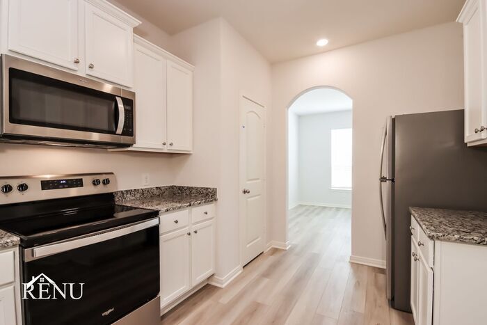 Building Photo - 10482 Sweetwater Creek Dr