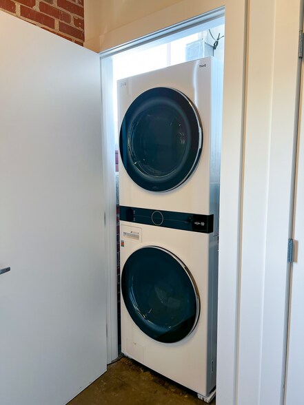 Full size LG wash tower in-unit - 1819 Baltimore Ave