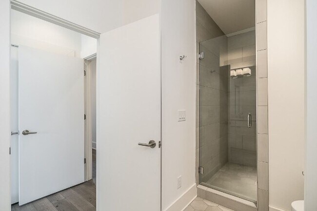 Building Photo - 3BR Germantown Townhome in the Heart of Nashville