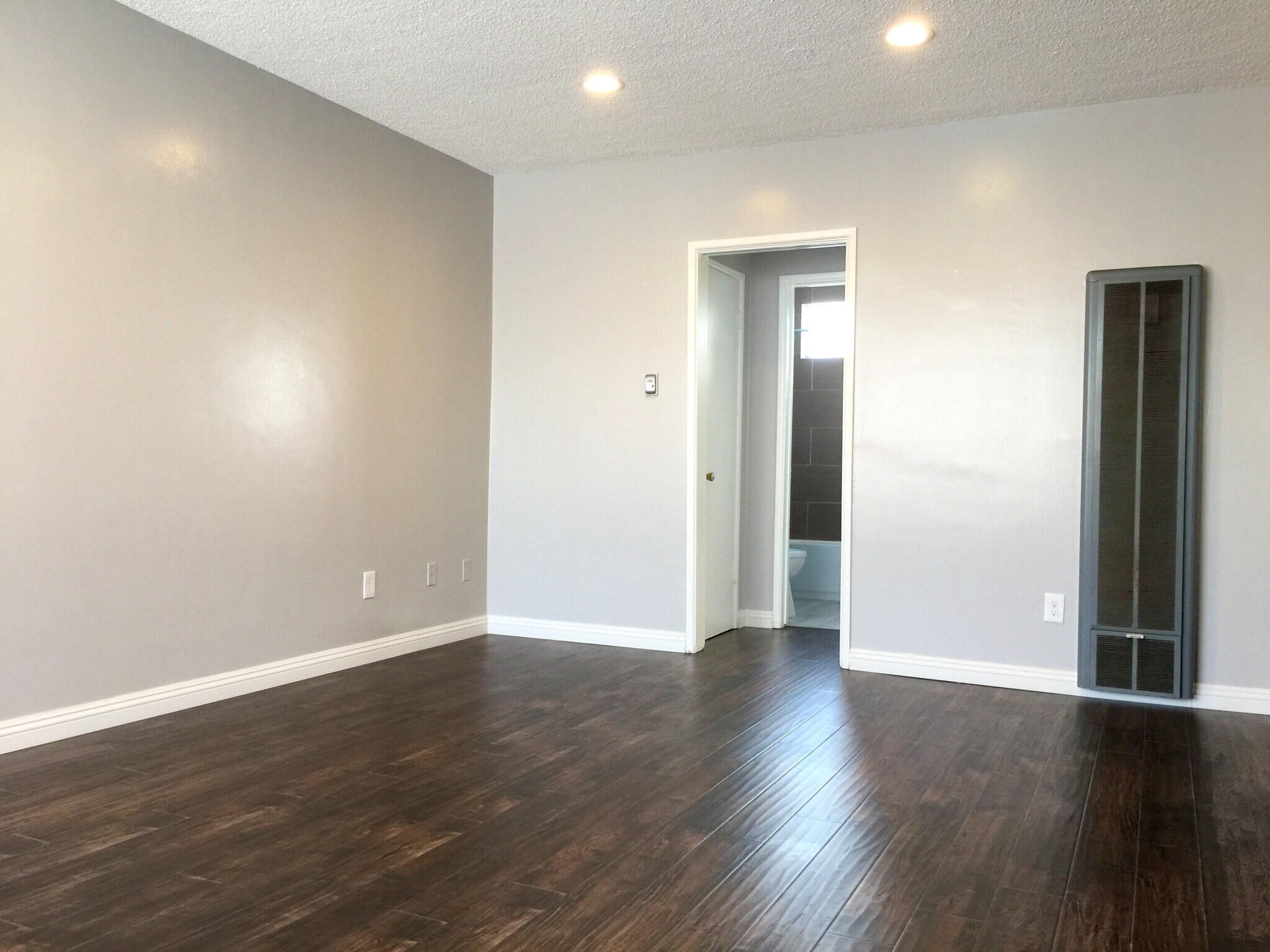 Building Photo - 1681 College View Dr