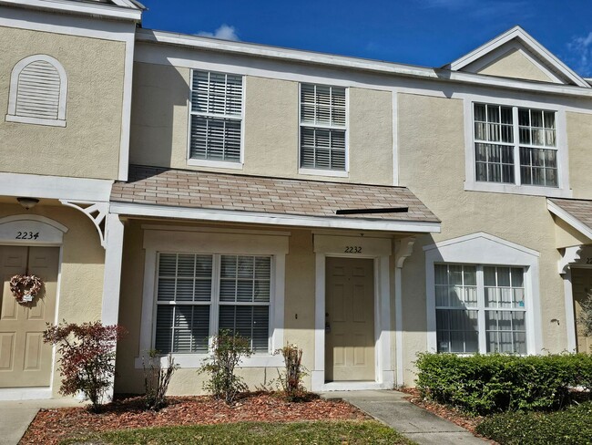 Primary Photo - Brandon townhome with 2 bedrooms, 2 baths ...