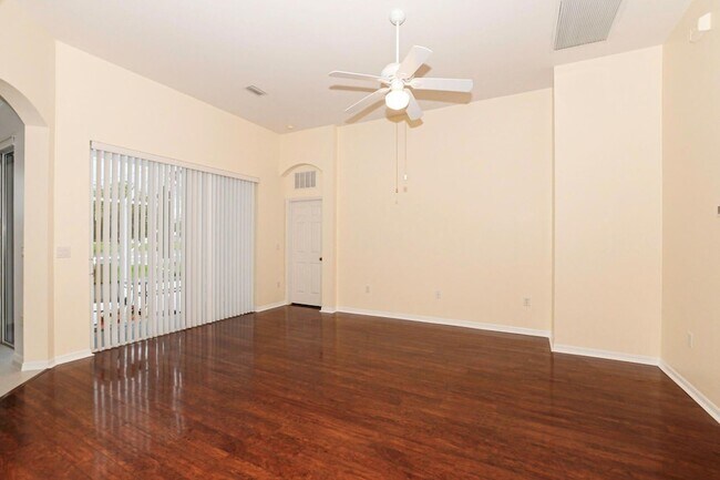 Building Photo - 522 SW Indian Key Dr