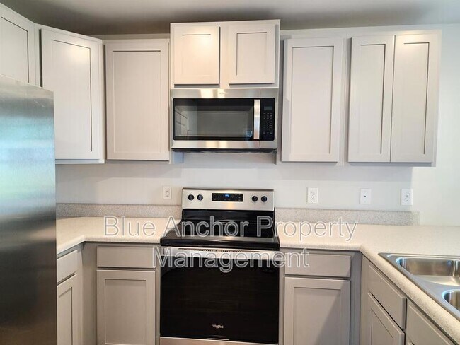 Building Photo - 1015 Course Ln