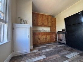 Building Photo - 1628 W 24th St