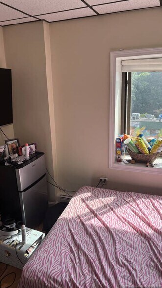 Building Photo - 87 Broad St