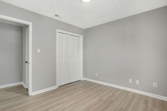 Building Photo - 3 bedroom 2 bath home in Village Green
