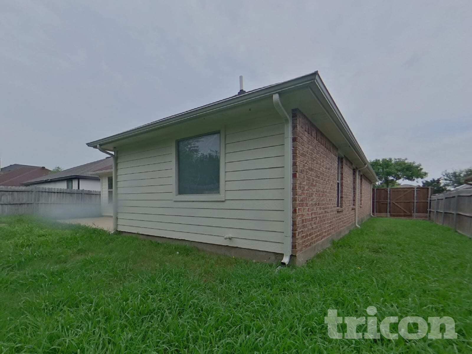 Building Photo - 1630 Emily Ln