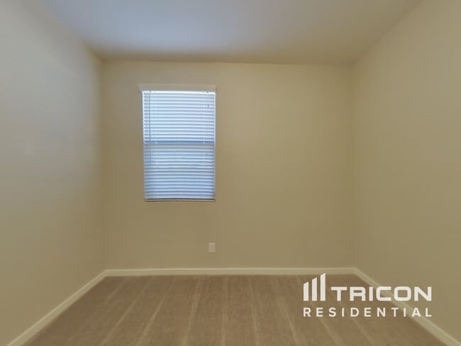 Building Photo - 40120 W Williams Way