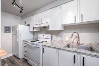 Building Photo - Victory Manor: Leasing Specials! Renovated Units in Pasco!