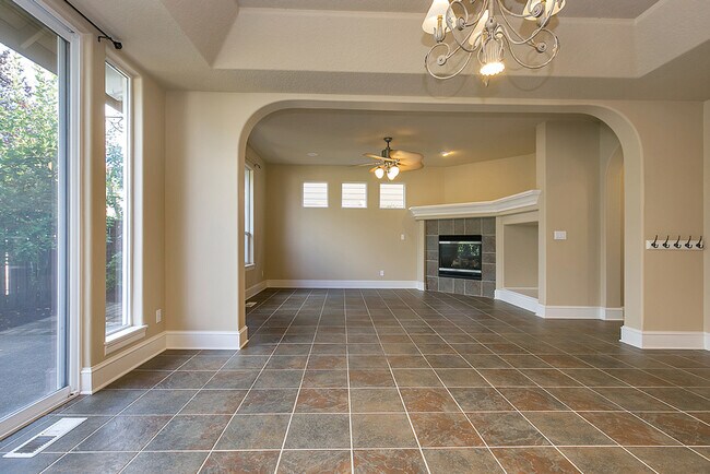 Building Photo - Amazing 4 Bedroom | 2.5 Bathroom Single Family Home| Exclusive Bauer Highlands Community