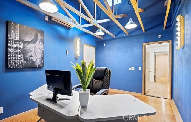 Building Photo - 5637 Redwood Ave