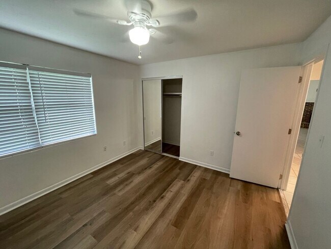 Building Photo - 2526 NW 54th Blvd