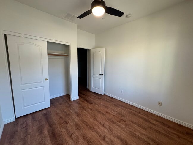 Building Photo - 1511 E Joseph Way