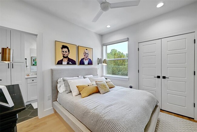 Building Photo - 2909 Kuhlman Ave