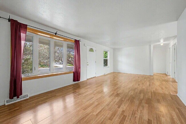 Building Photo - 2519 Danbury Dr