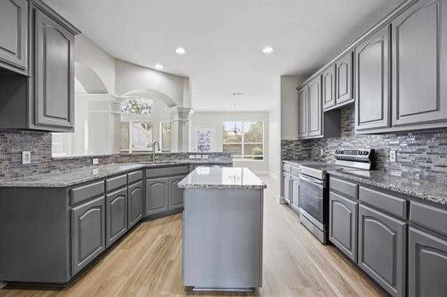 Building Photo - 1904 Meera Ln