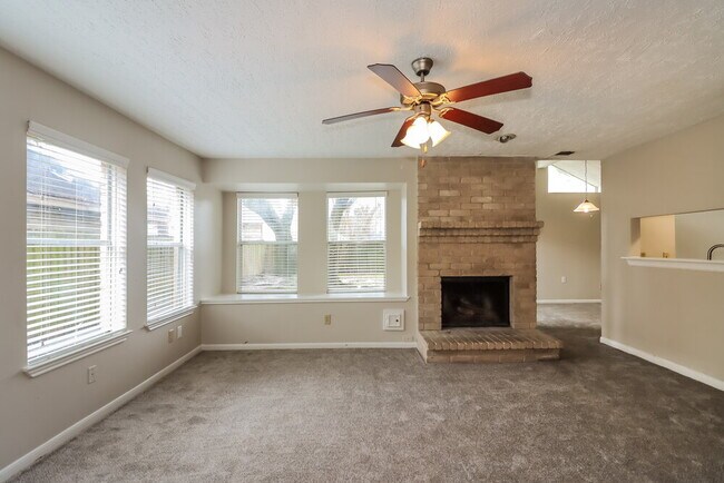 Building Photo - 16602 Quiet Trail Dr