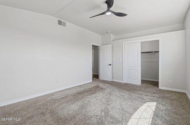 Building Photo - 3121 Tierra Paola Ln