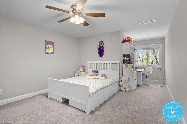 Building Photo - 306 Lamplighter Cir