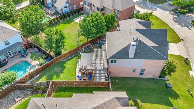 Building Photo - 940 Crown Ct