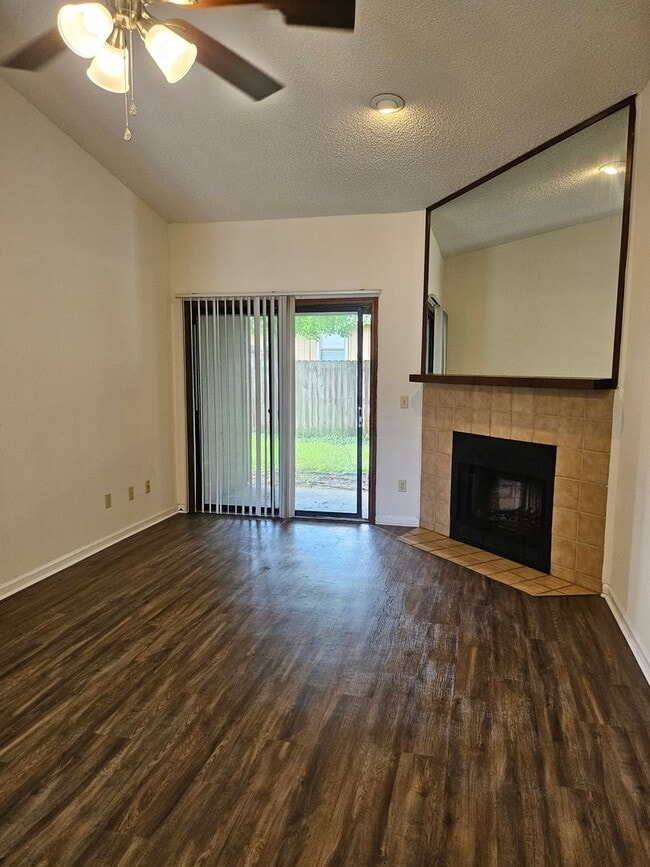 Building Photo - 1338 Delaware Pl