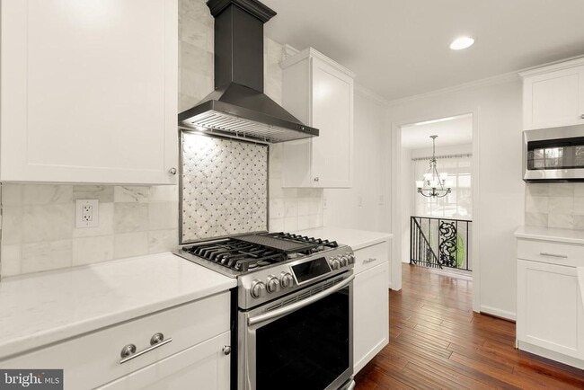Building Photo - 6203 Hardy Dr