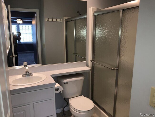 Building Photo - 131 Stratford Ln