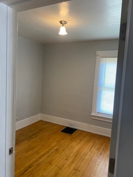 Bedroom 2 - 426 E Maumee St