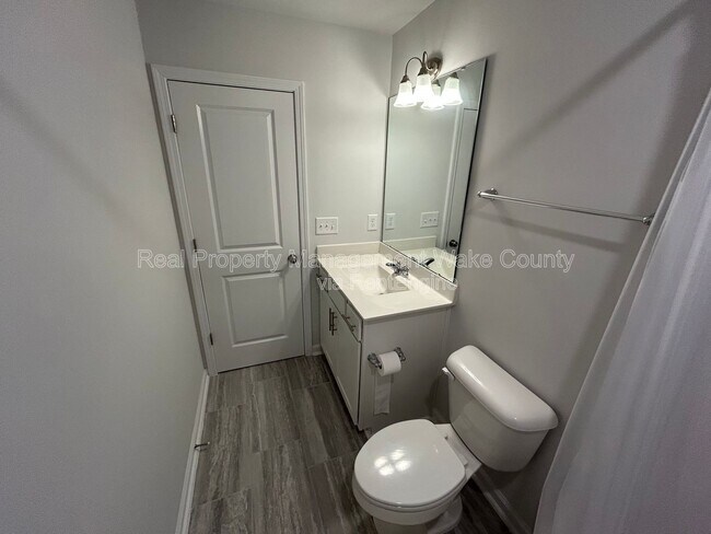 Building Photo - 1041 Shoreside Dr