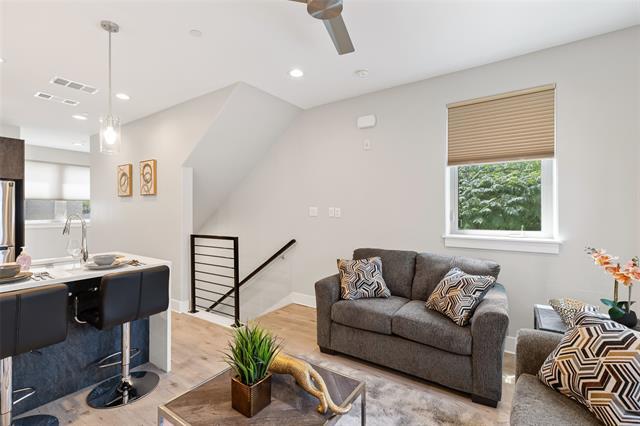 Building Photo - 1120 Galveston Ave