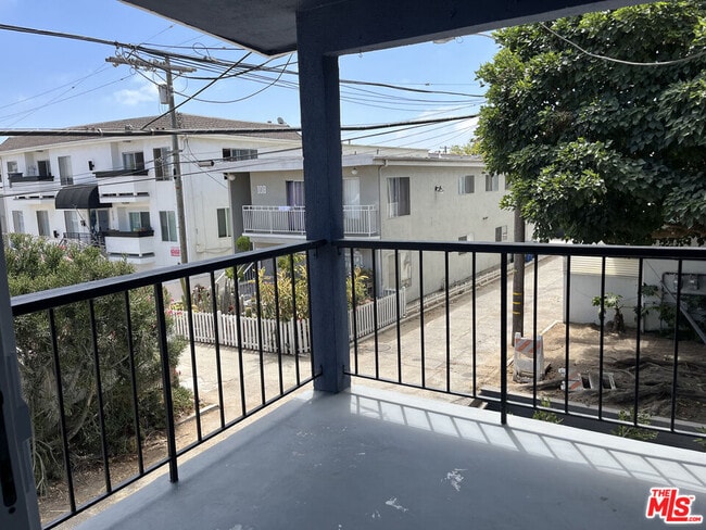Building Photo - 101 Catamaran St