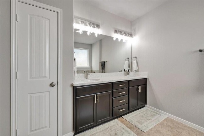 Building Photo - 1414 Veranda Mist