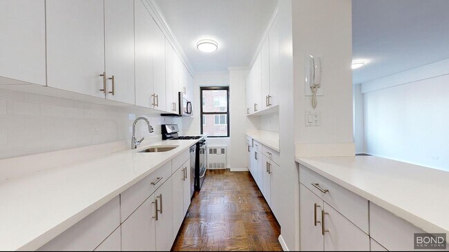 Building Photo - 20 Beekman Pl