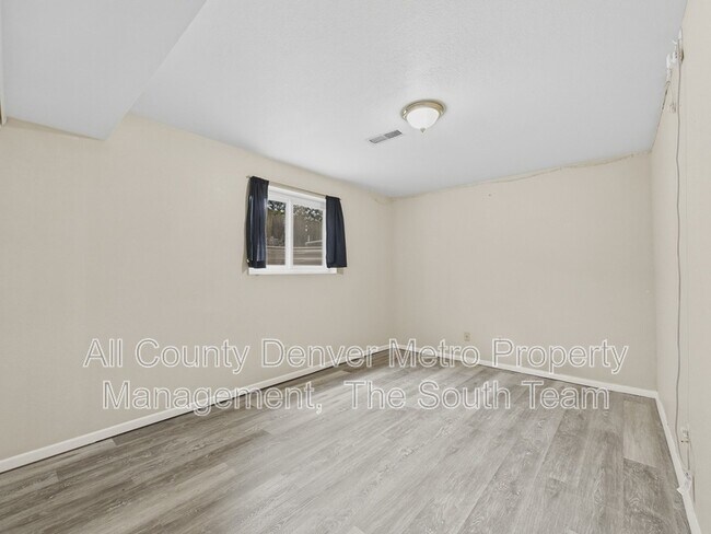 Building Photo - 2516 S Pagosa St
