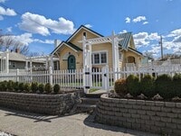 Building Photo - Charming 3 bedroom Normal Hill house