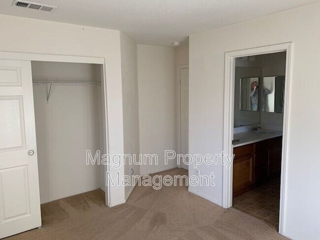 Building Photo - 29675 Ski Ranch St