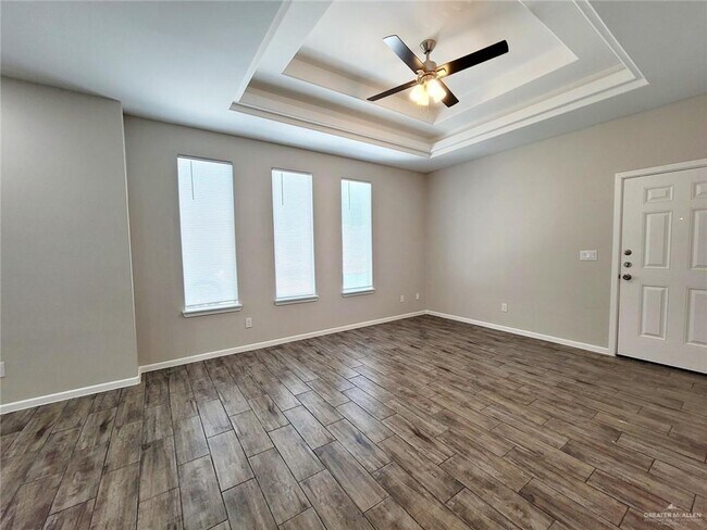 Building Photo - 13 Lore Dr