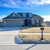 Building Photo - 4 Bed/ 2 Bath in Stone Horse Neighborhood With Community Pool!