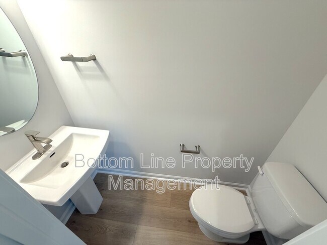 Building Photo - 7025 Running Spg Dr