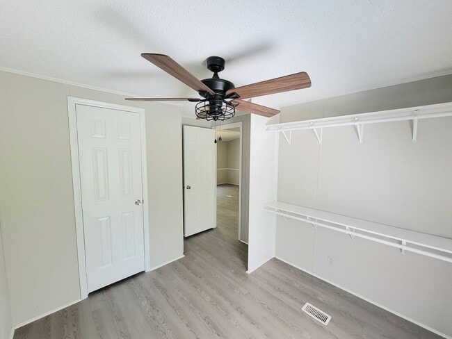 Building Photo - Stunning 3-bedroom, 2-bathroom home located in Charlotte, NC