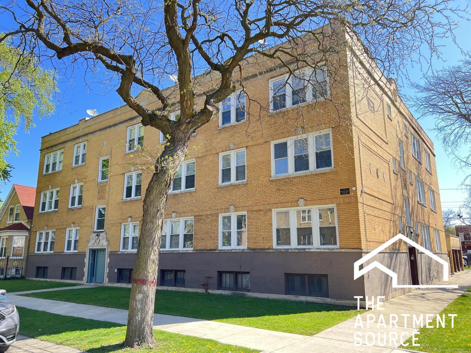 Building Photo - 1107 N Avers Ave