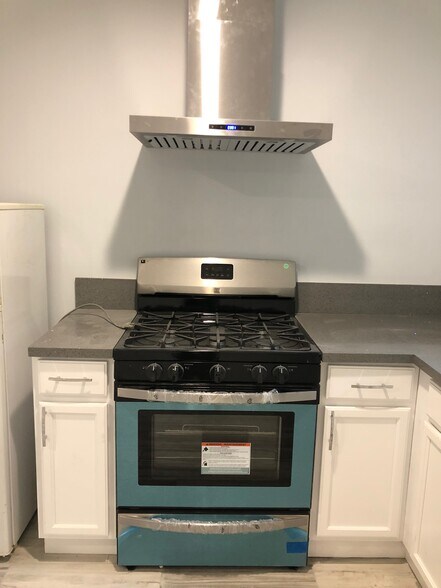 Building Photo - 4831 Alcove Ave