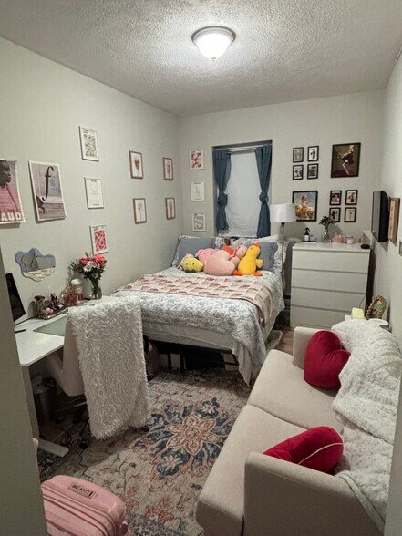 Building Photo - 111 Norway St